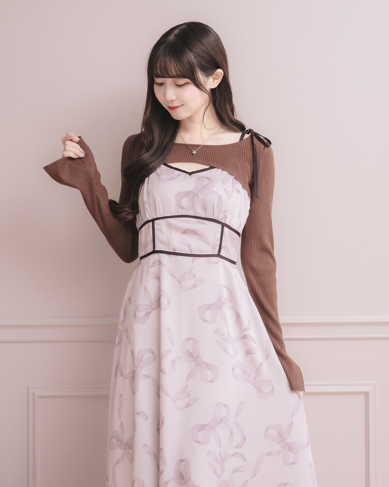 モデル身長:159cm / 着用カラー:ブラウン