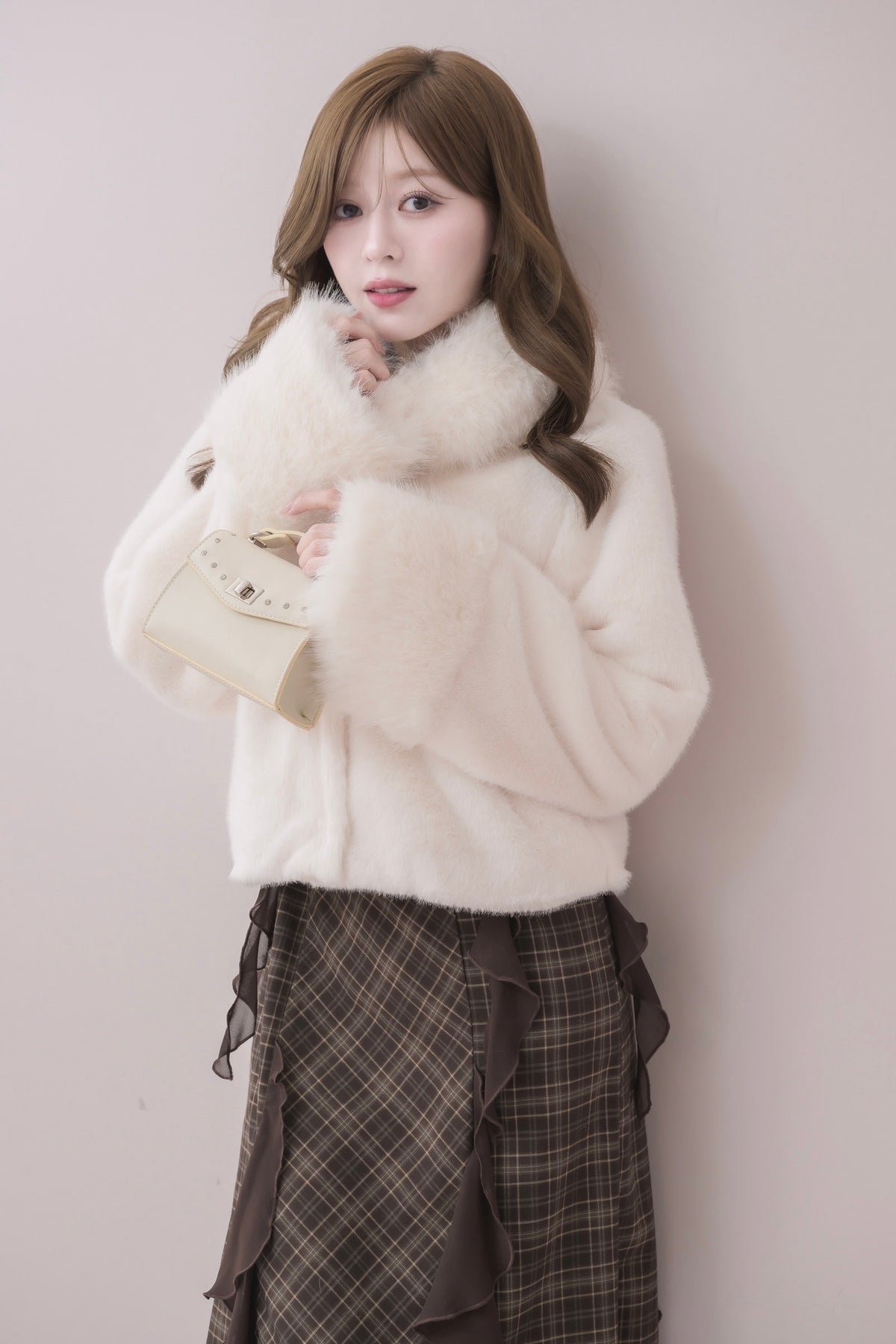 モデル身長:155cm / 着用カラー:アイボリー