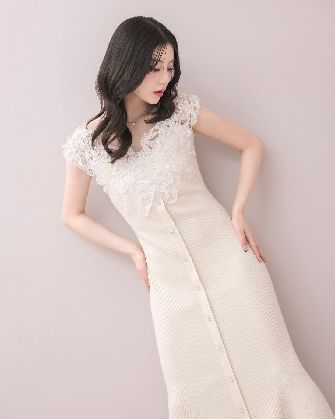 モデル身長:157cm / 着用カラー:アイボリー