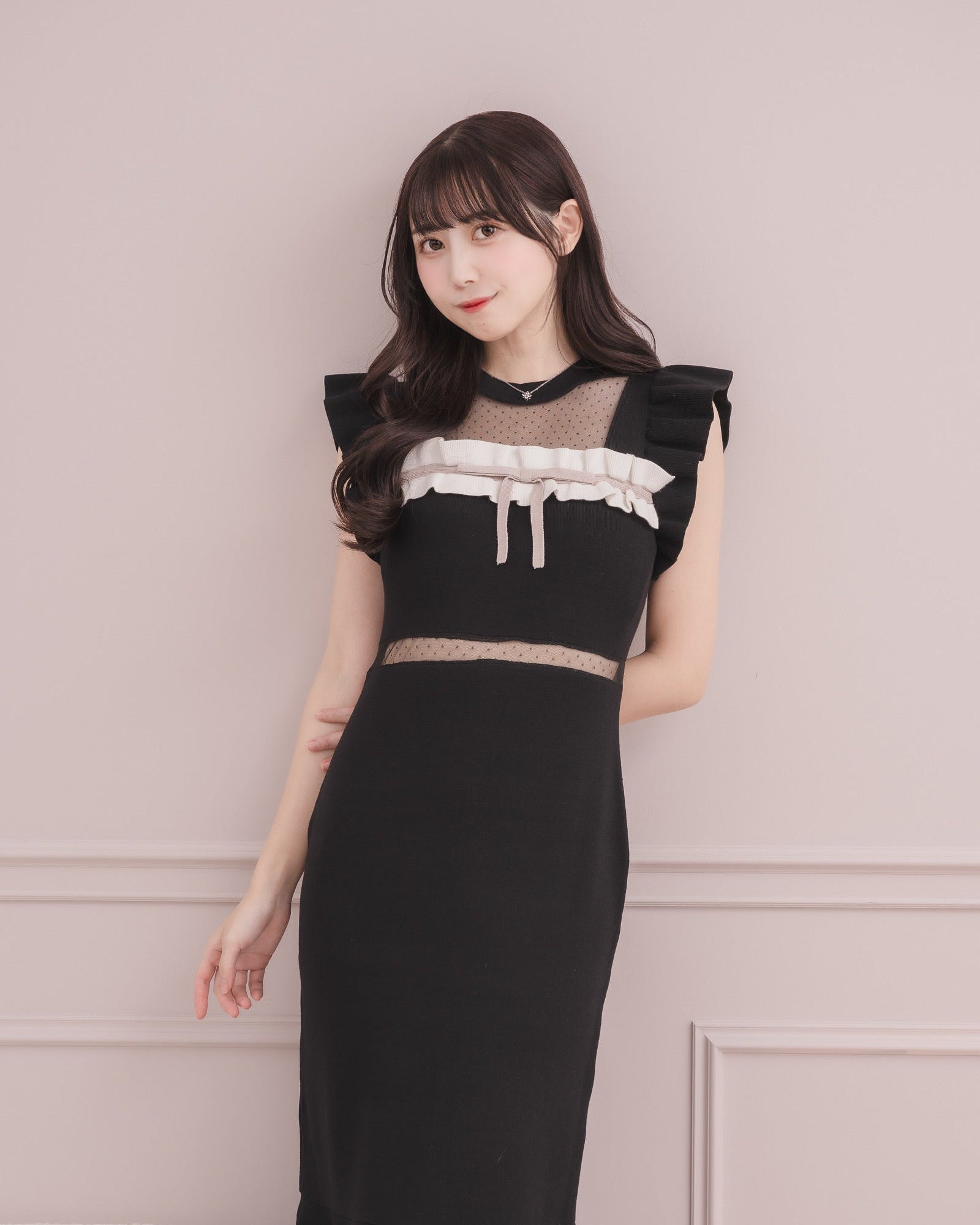 モデル身長:159cm / 着用カラー:ブラック×ピンク
