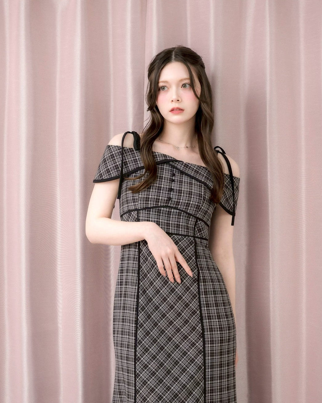 モデル身長:155cm / 着用カラー:グレーチェック