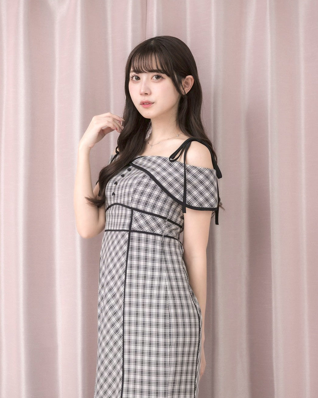 モデル身長:159cm / 着用カラー:ホワイトチェック