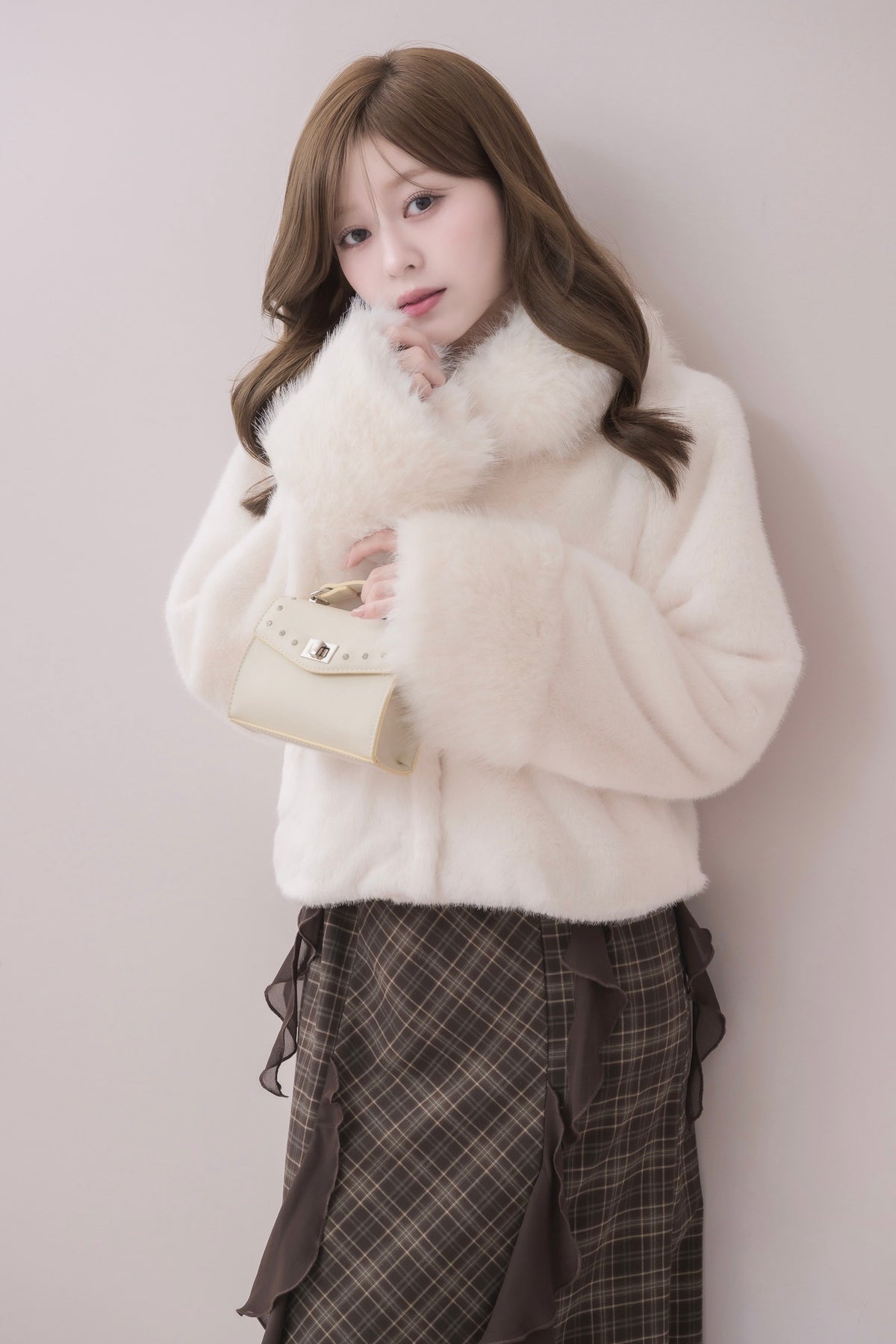 モデル身長：155cm / 着用カラー：アイボリー
