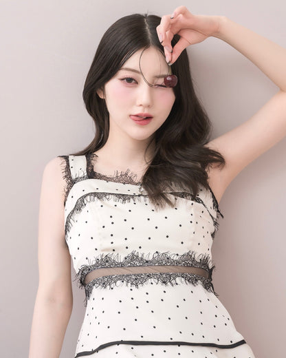 モデル身長：157cm / 着用カラー：ホワイト×ブラック