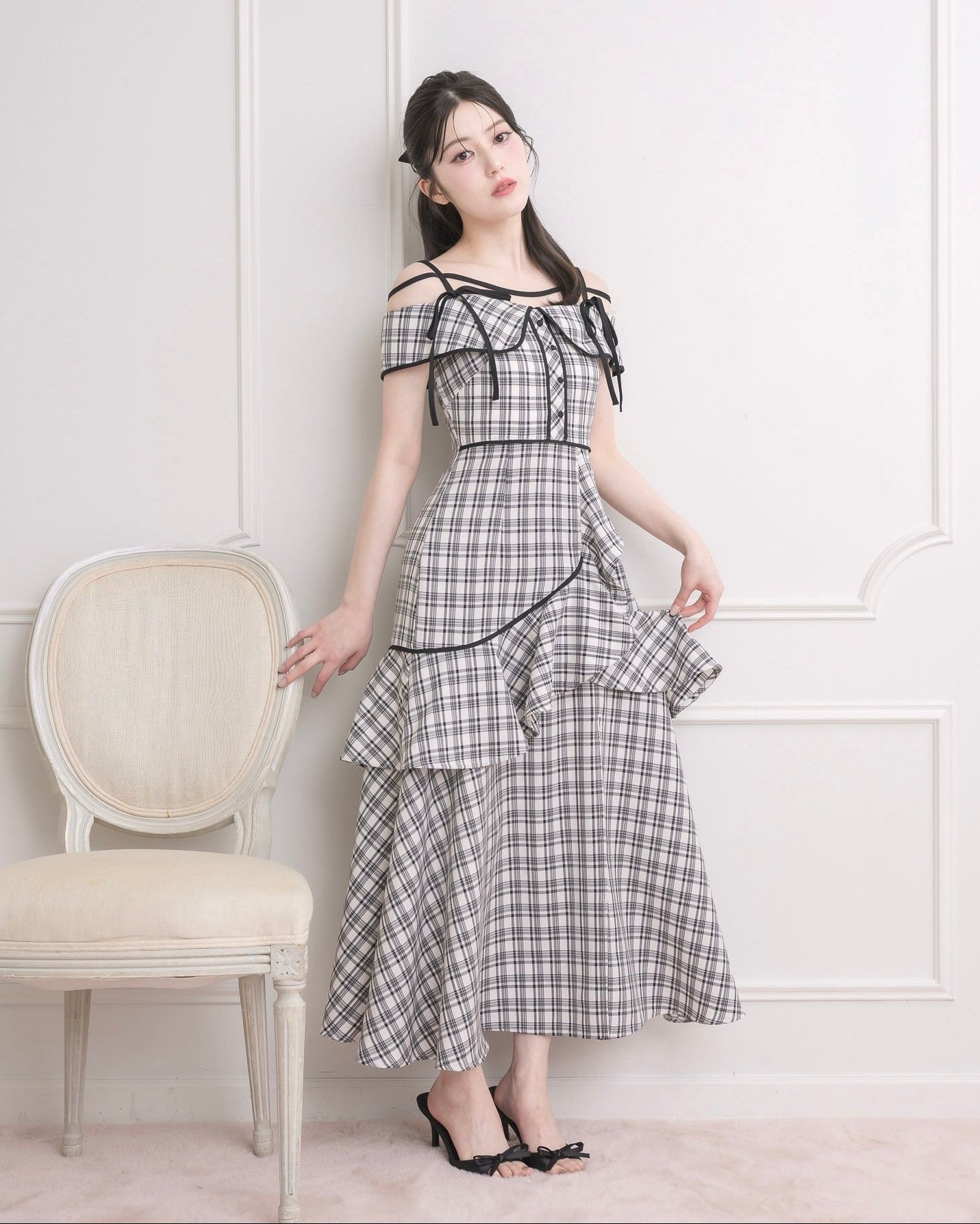 モデル身長：157cm / 着用カラー：アイボリー