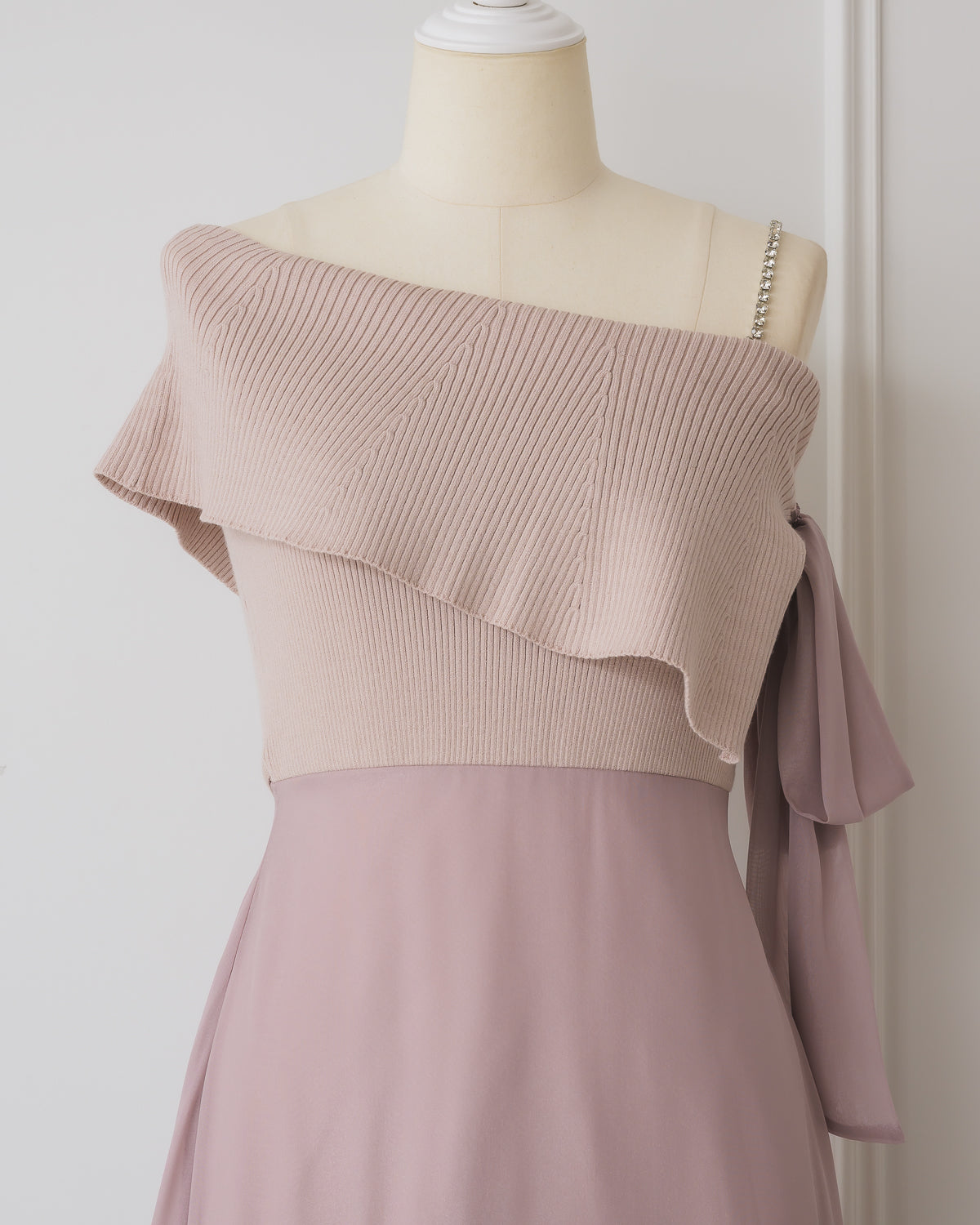 Asymmetric Chiffon Panel Dress – DOLCELICHE（ドルチェリーチェ）