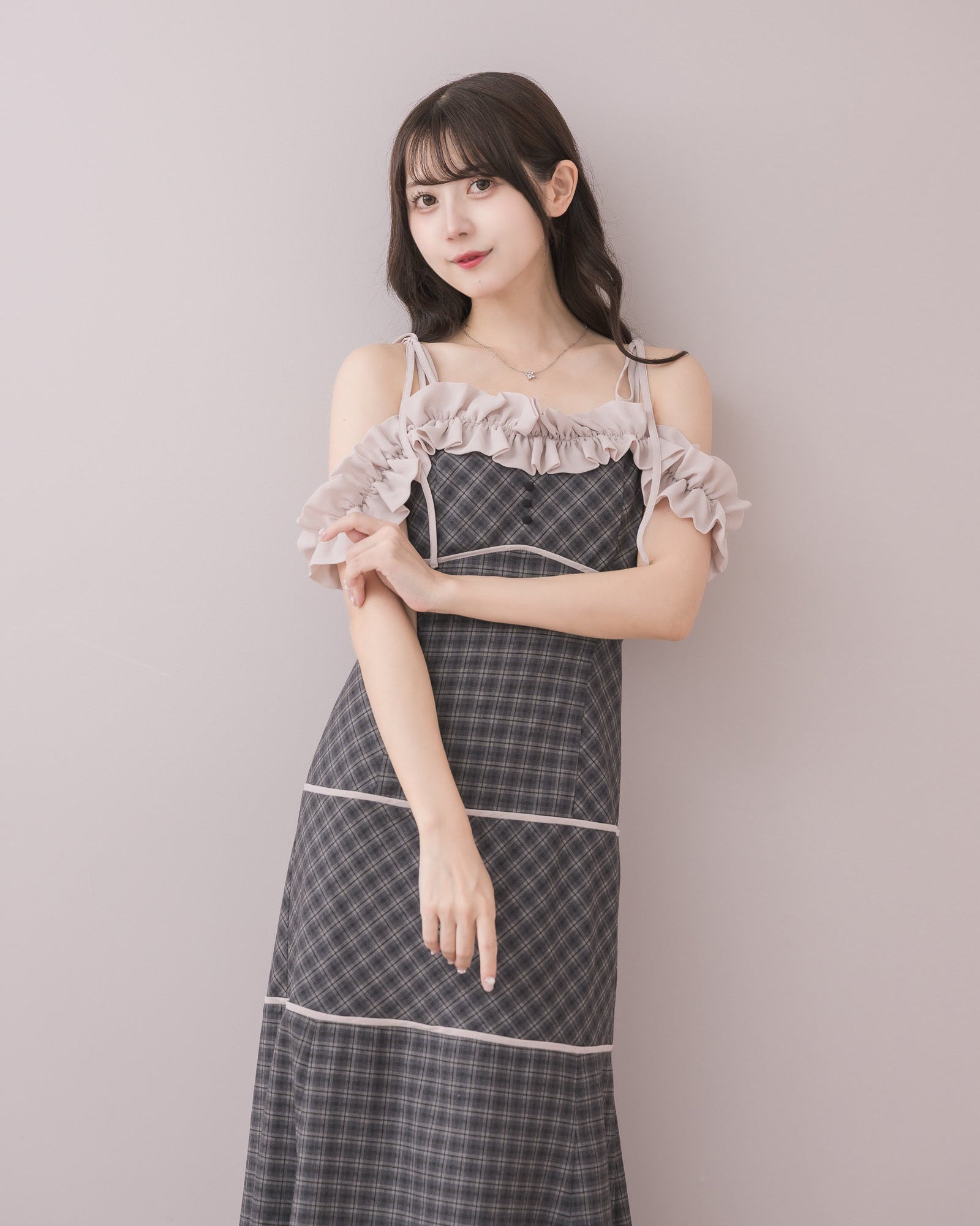 モデル身長：159cm / 着用カラー：グレーチェック