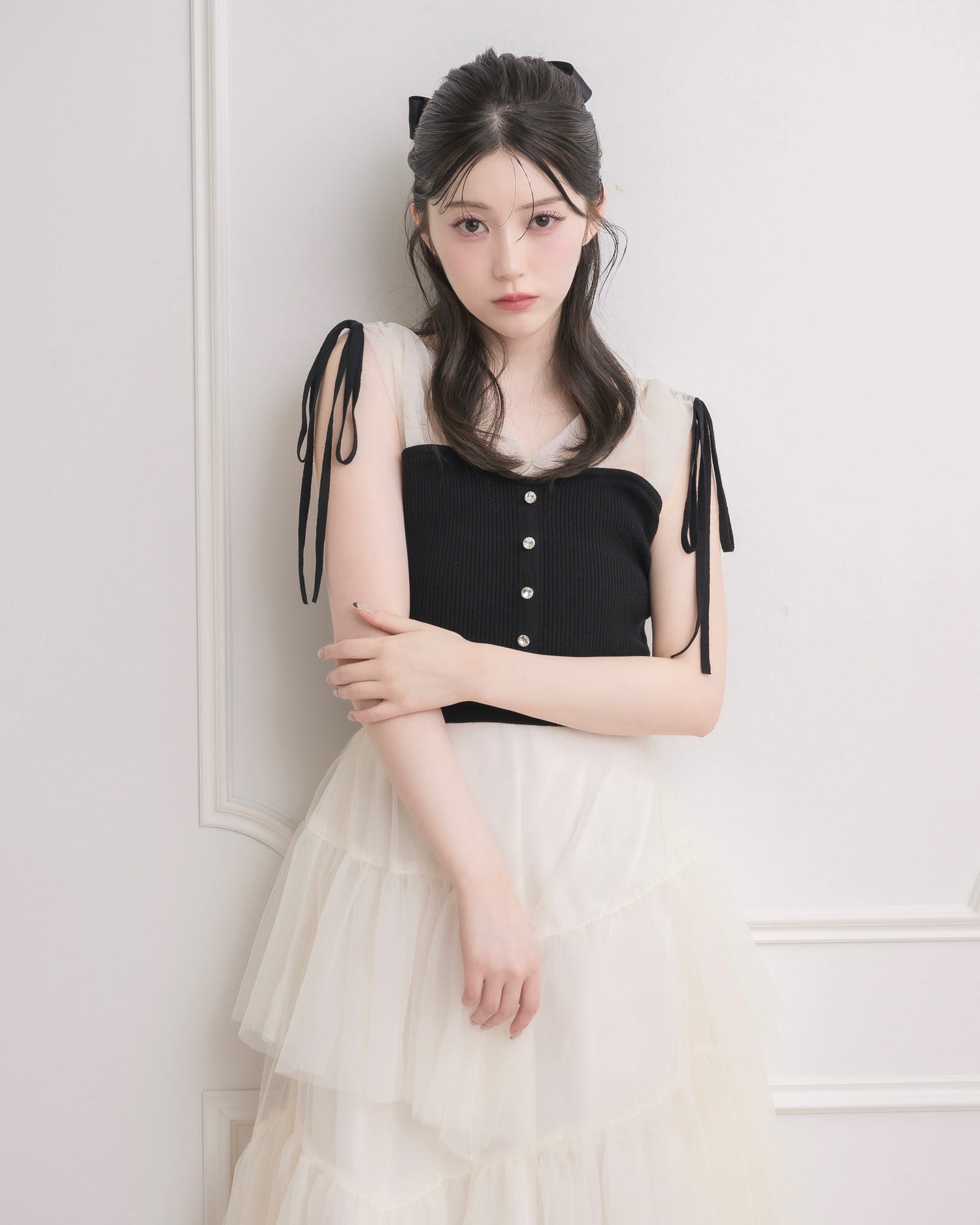 モデル身長：157cm / 着用カラー：ブラック×アイボリー