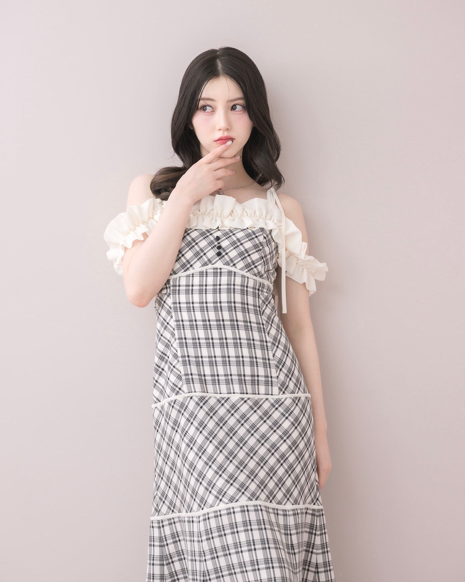 モデル身長：157cm / 着用カラー：ホワイトチェック