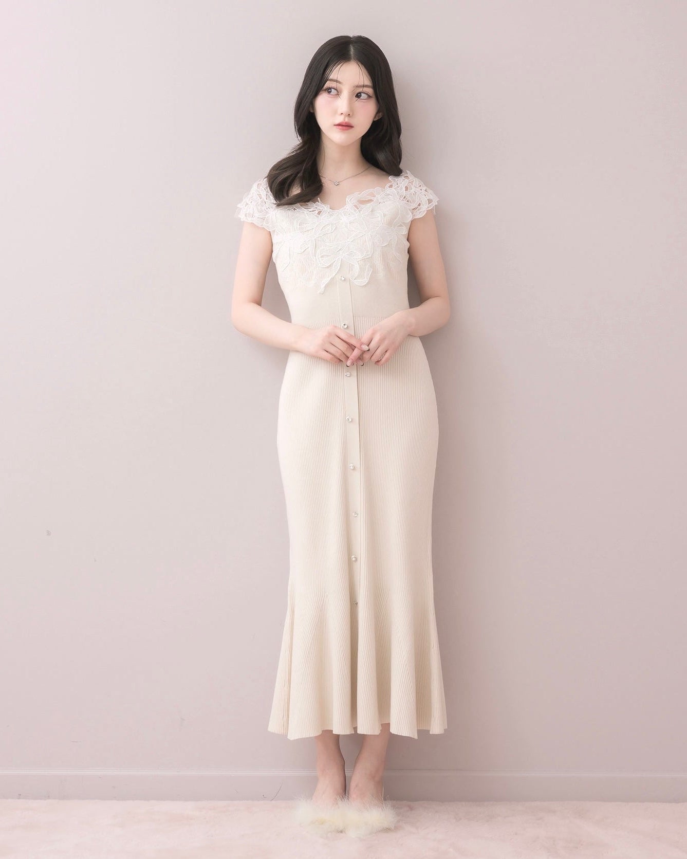 モデル身長：157cm / 着用カラー：アイボリー