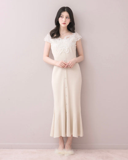 モデル身長：157cm / 着用カラー：アイボリー
