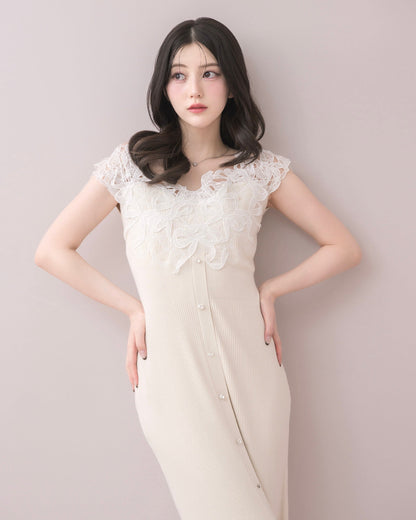 モデル身長：157cm / 着用カラー：アイボリー