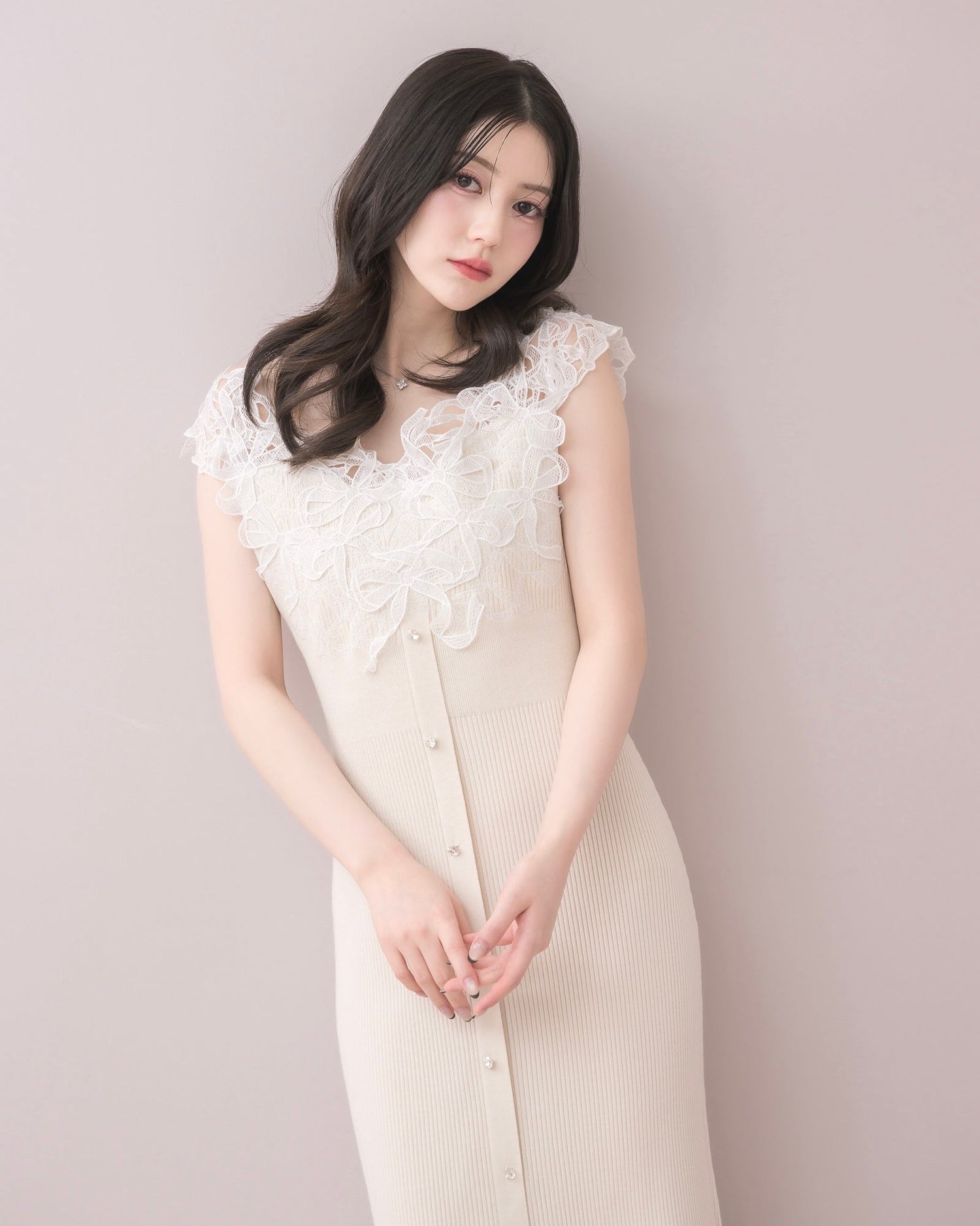 モデル身長：157cm / 着用カラー：アイボリー