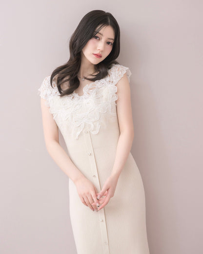 モデル身長：157cm / 着用カラー：アイボリー