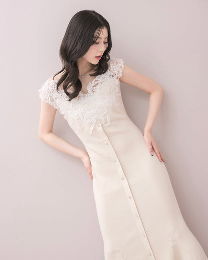 モデル身長：157cm / 着用カラー：アイボリー