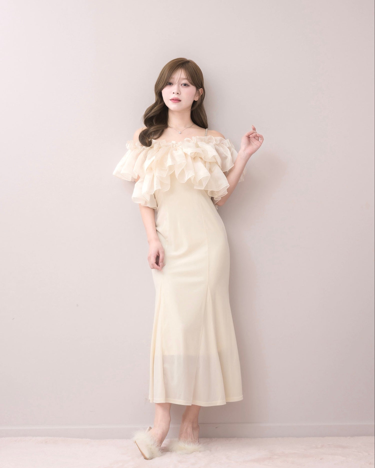 モデル身長：155cm / 着用カラー：アイボリー