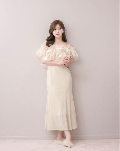 モデル身長：155cm / 着用カラー：アイボリー