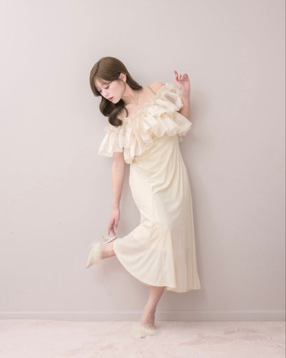 モデル身長：155cm / 着用カラー：アイボリー