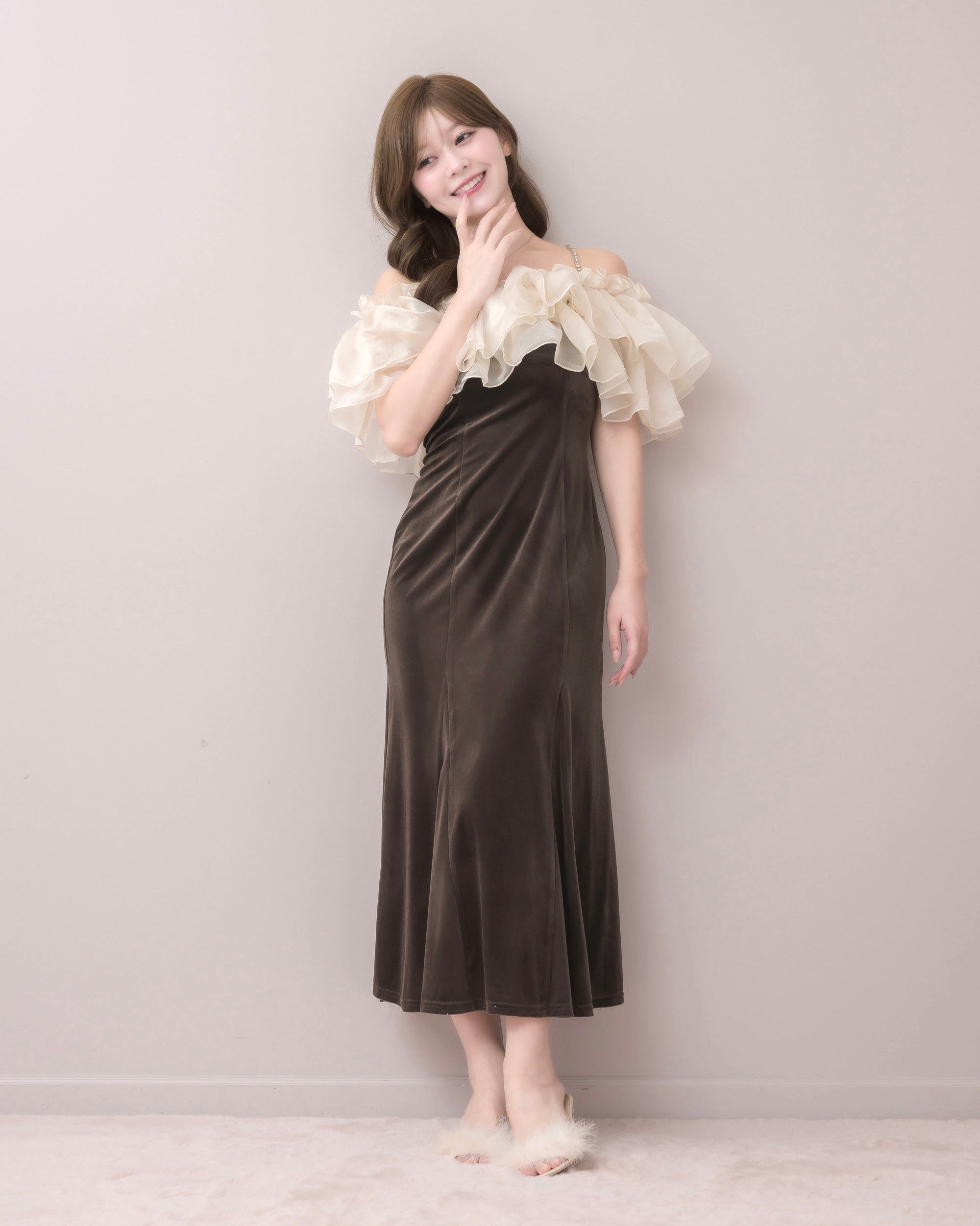 モデル身長：155cm / 着用カラー：ブラウン