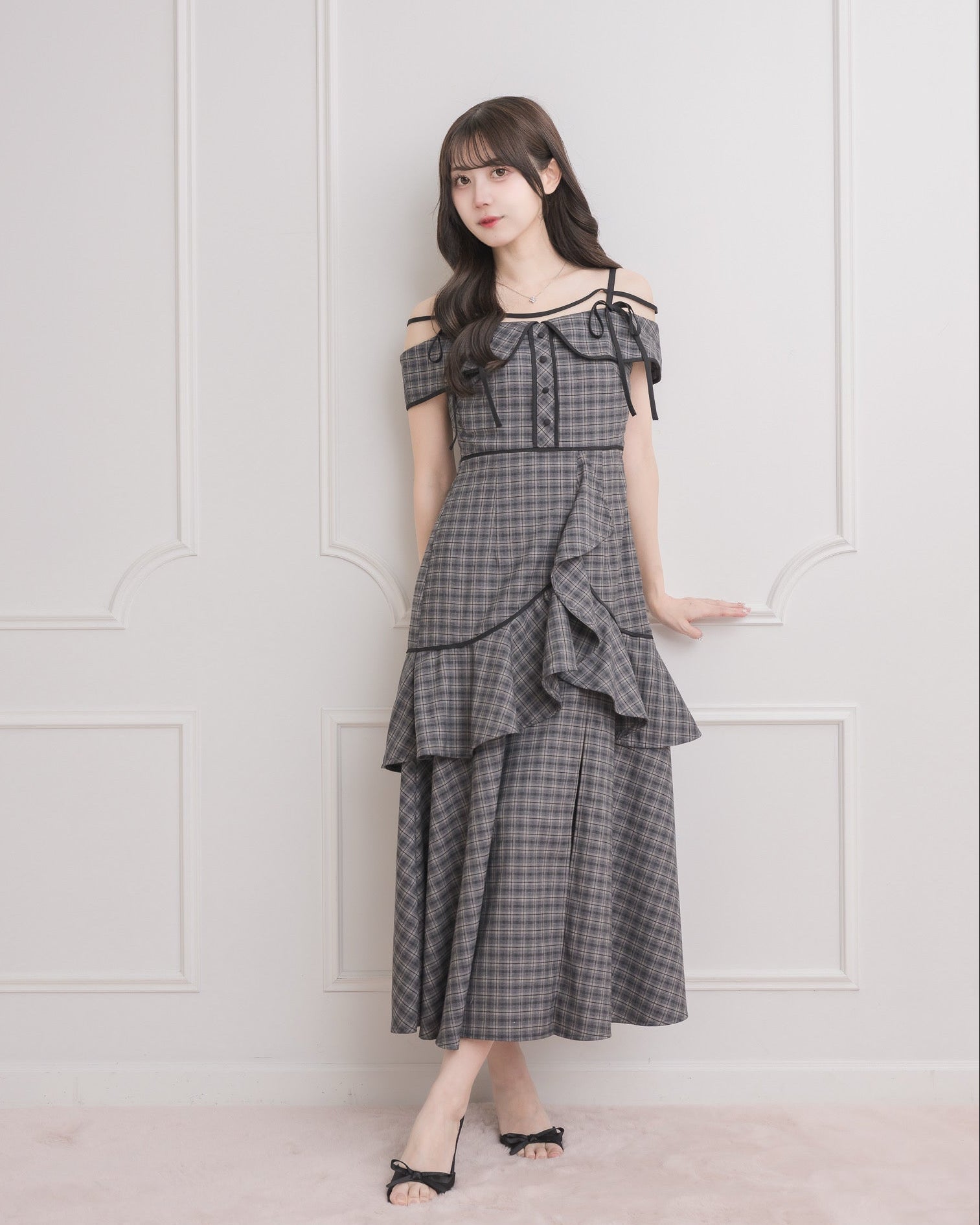 モデル身長：159cm / 着用カラー：チャコール