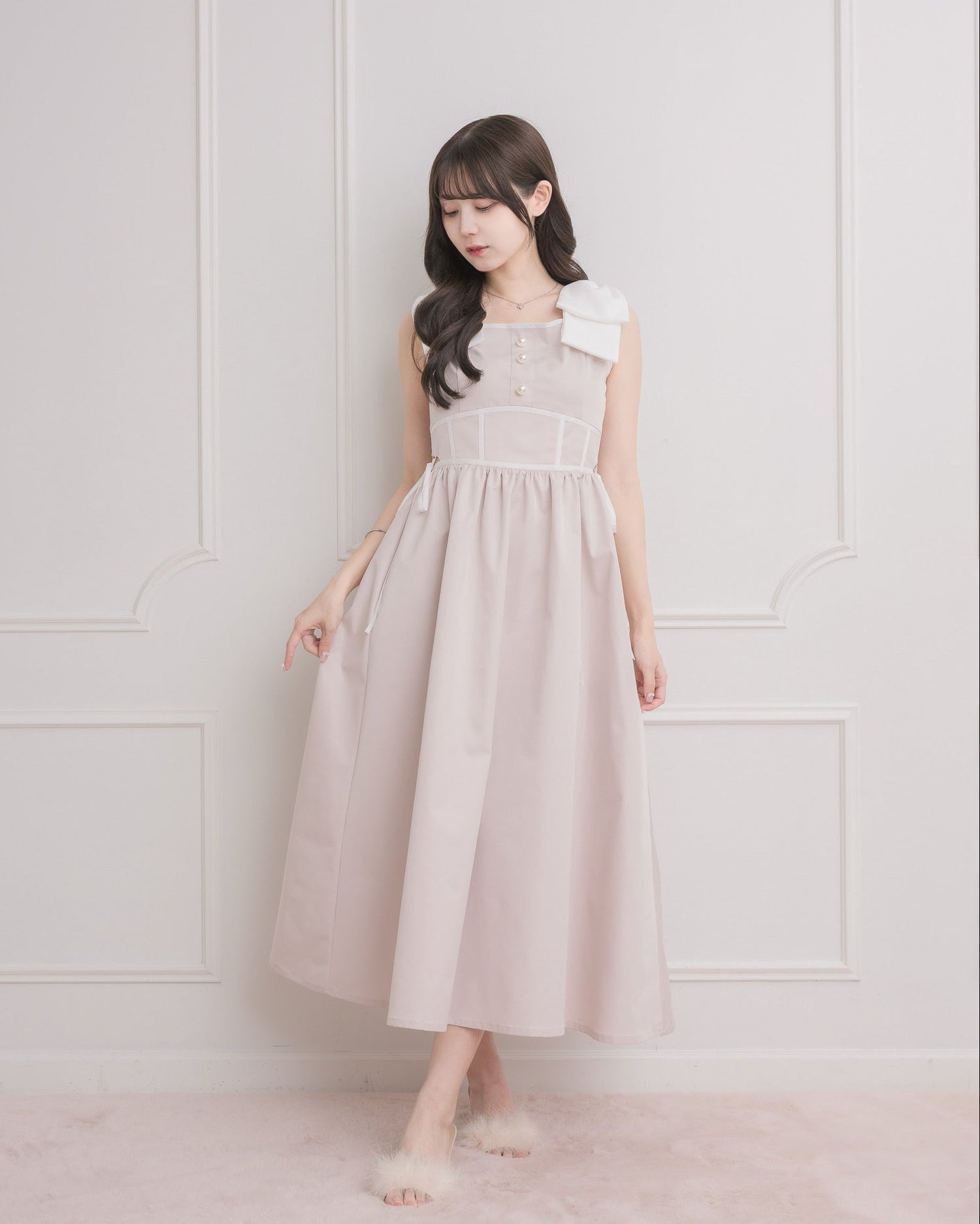 モデル身長：159cm / 着用カラー：ピンクベージュ
