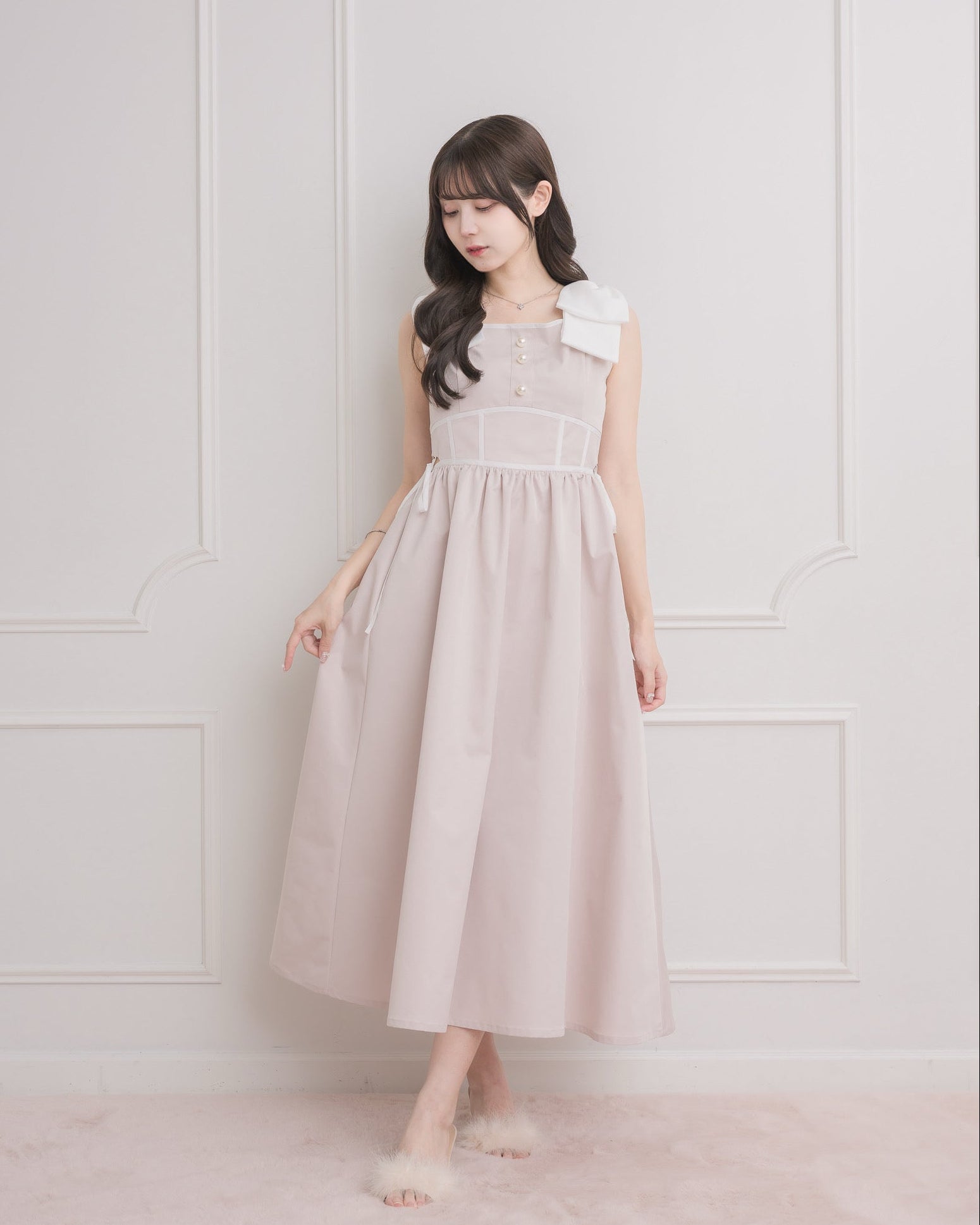 モデル身長：159cm / 着用カラー：ピンクベージュ