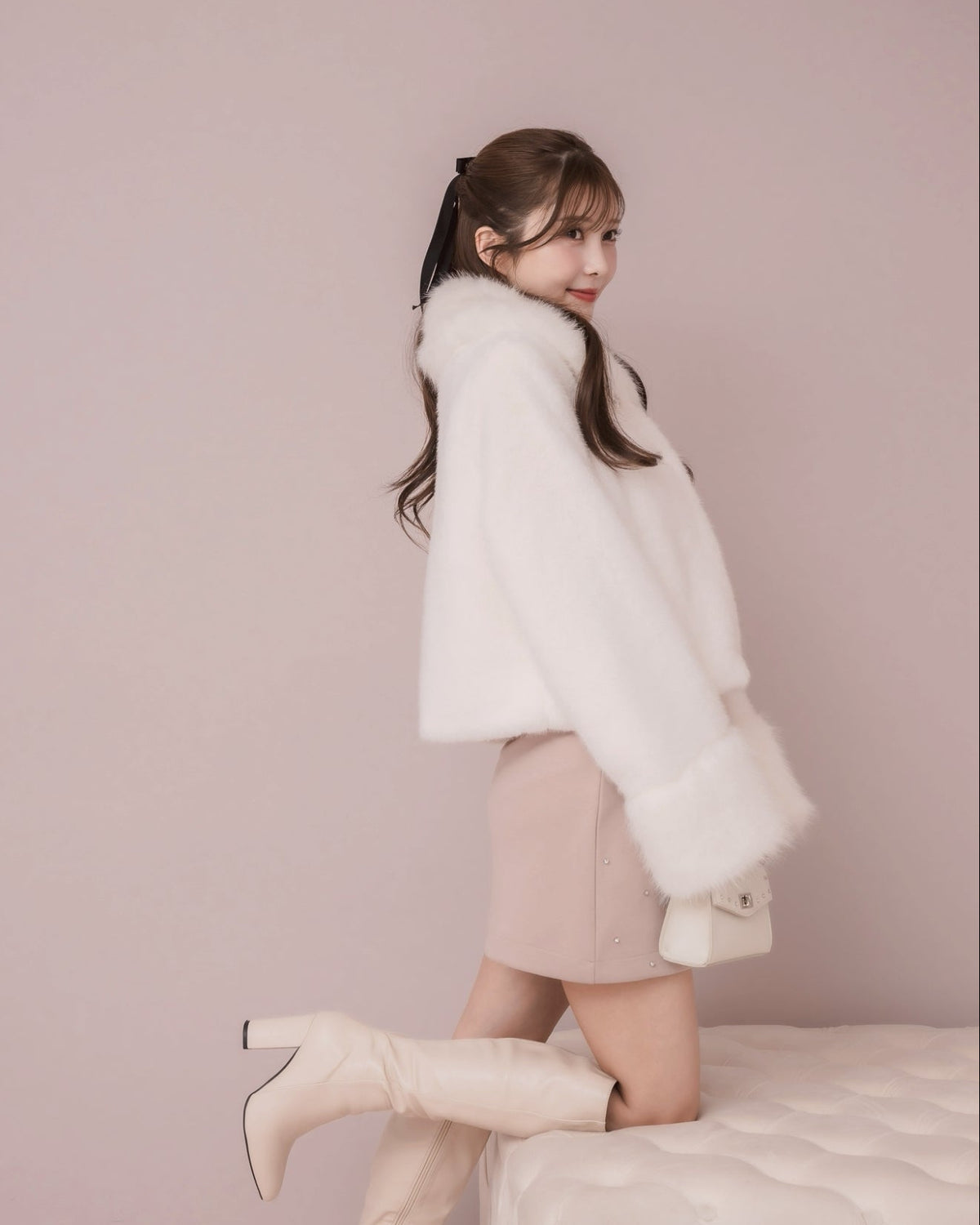 モデル身長：160cm / 着用カラー：アイボリー
