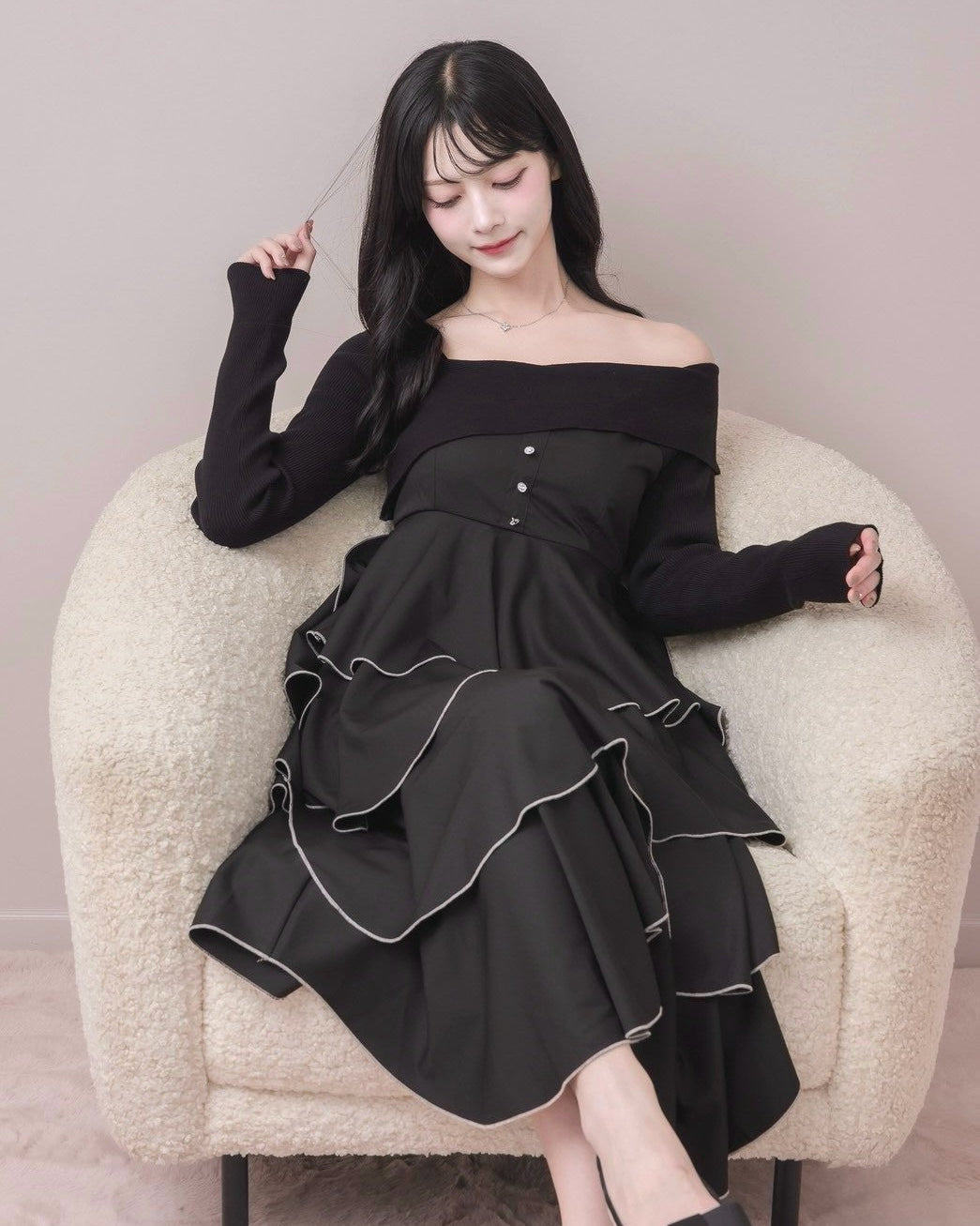 モデル身長：164cm / 着用カラー：ブラック