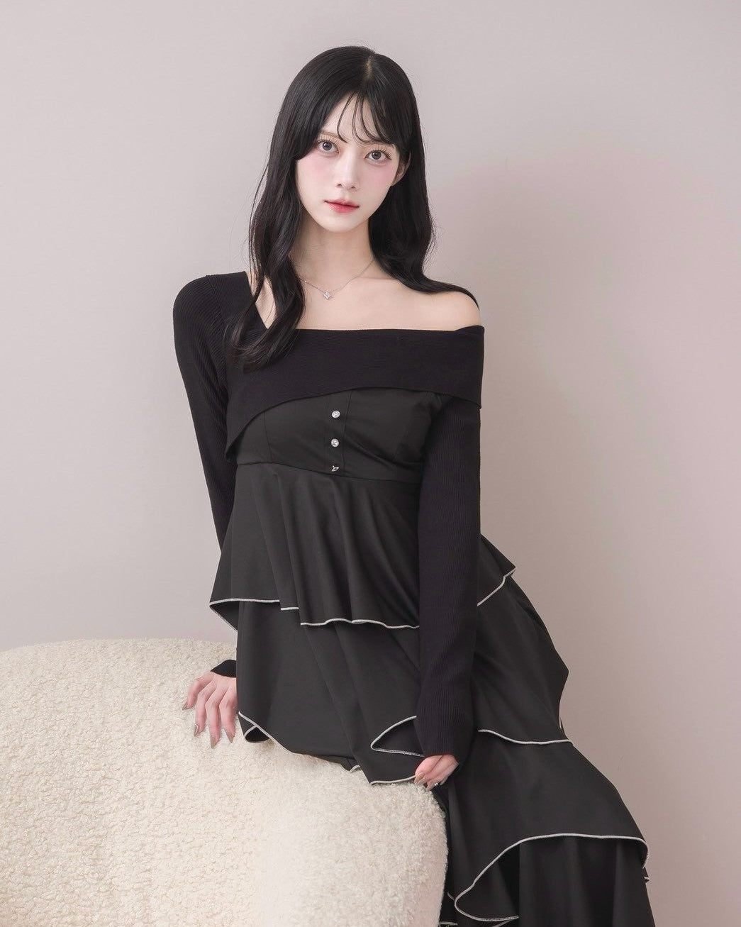 モデル身長：164cm / 着用カラー：ブラック