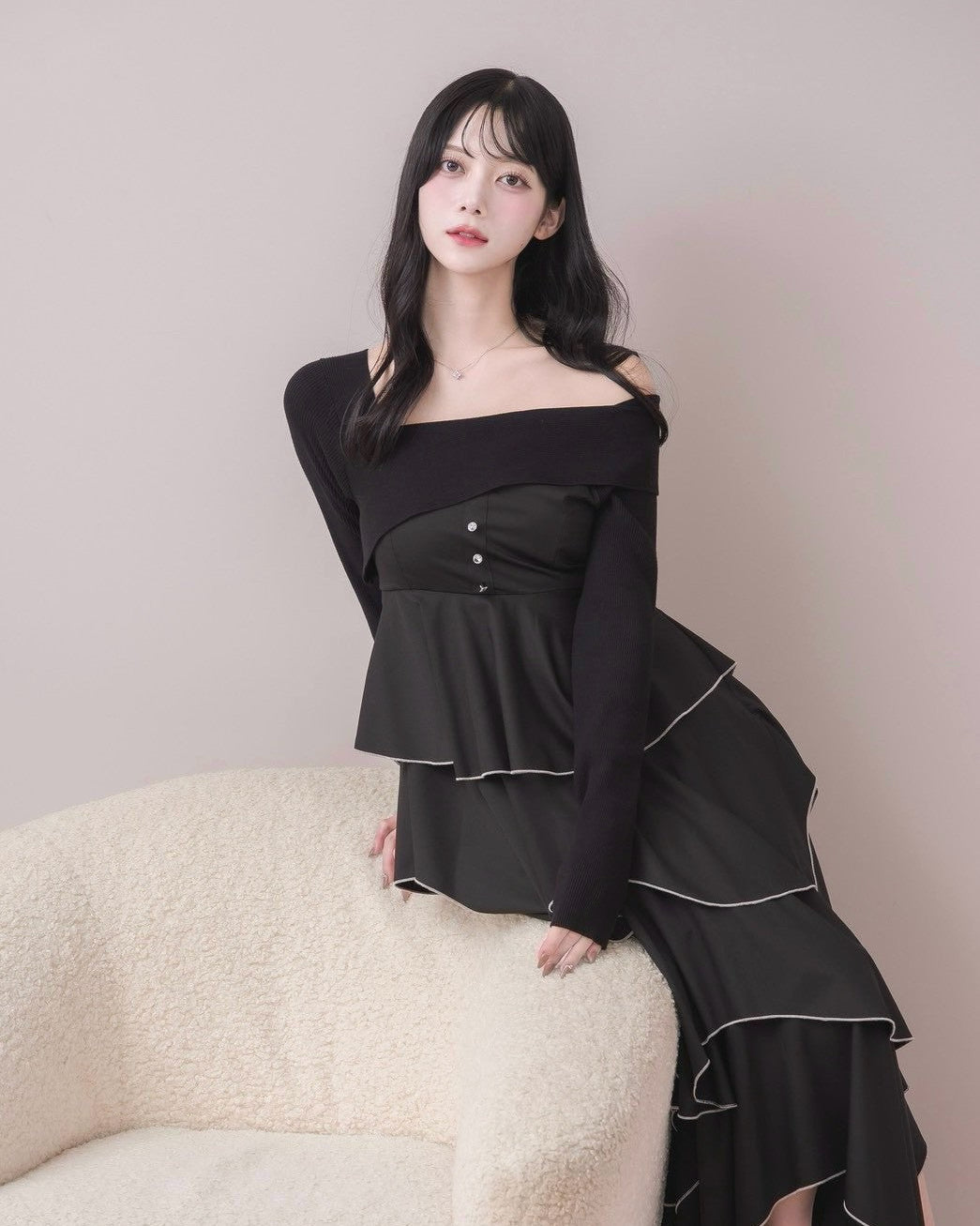 モデル身長：164cm / 着用カラー：ブラック