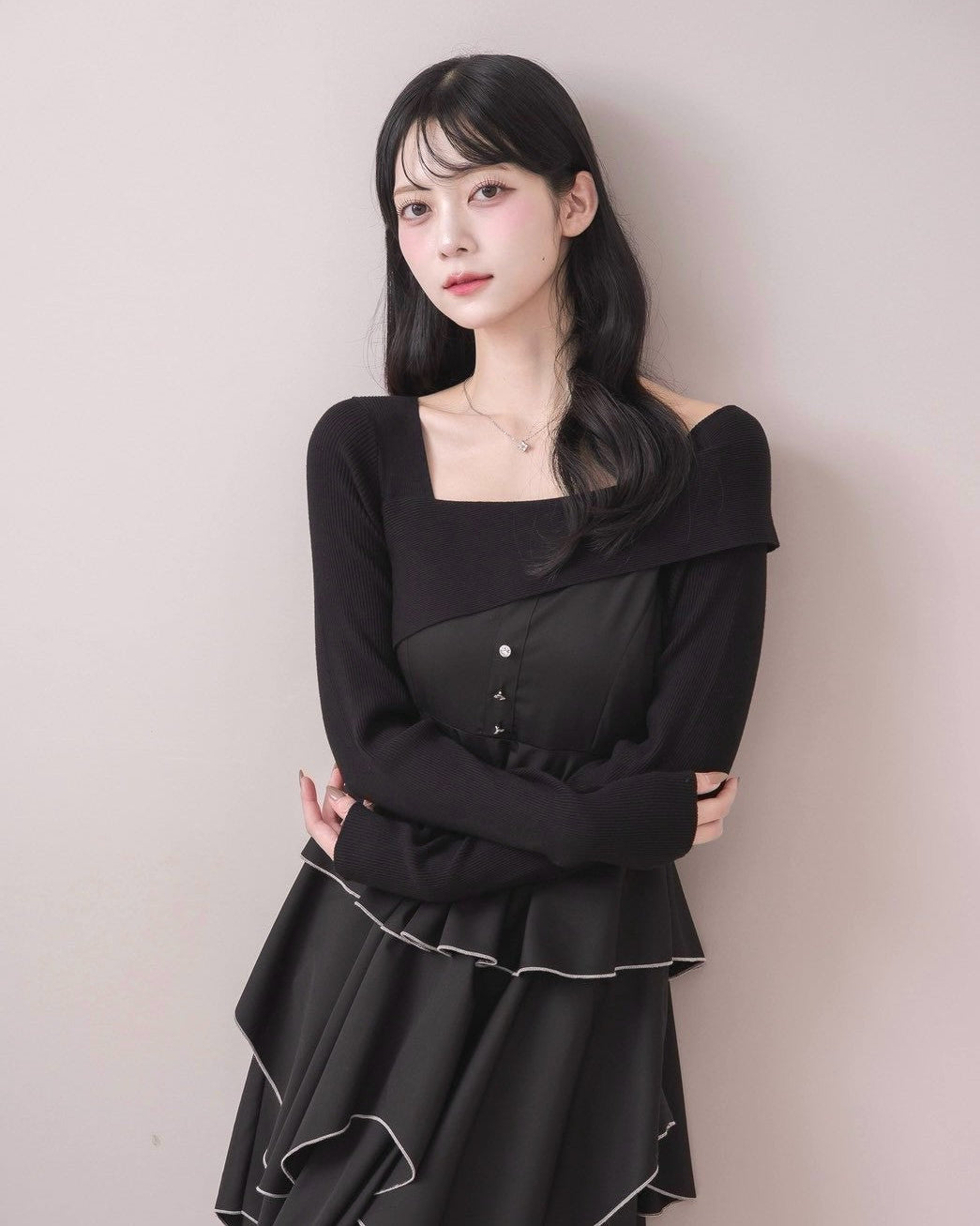 モデル身長：164cm / 着用カラー：ブラック