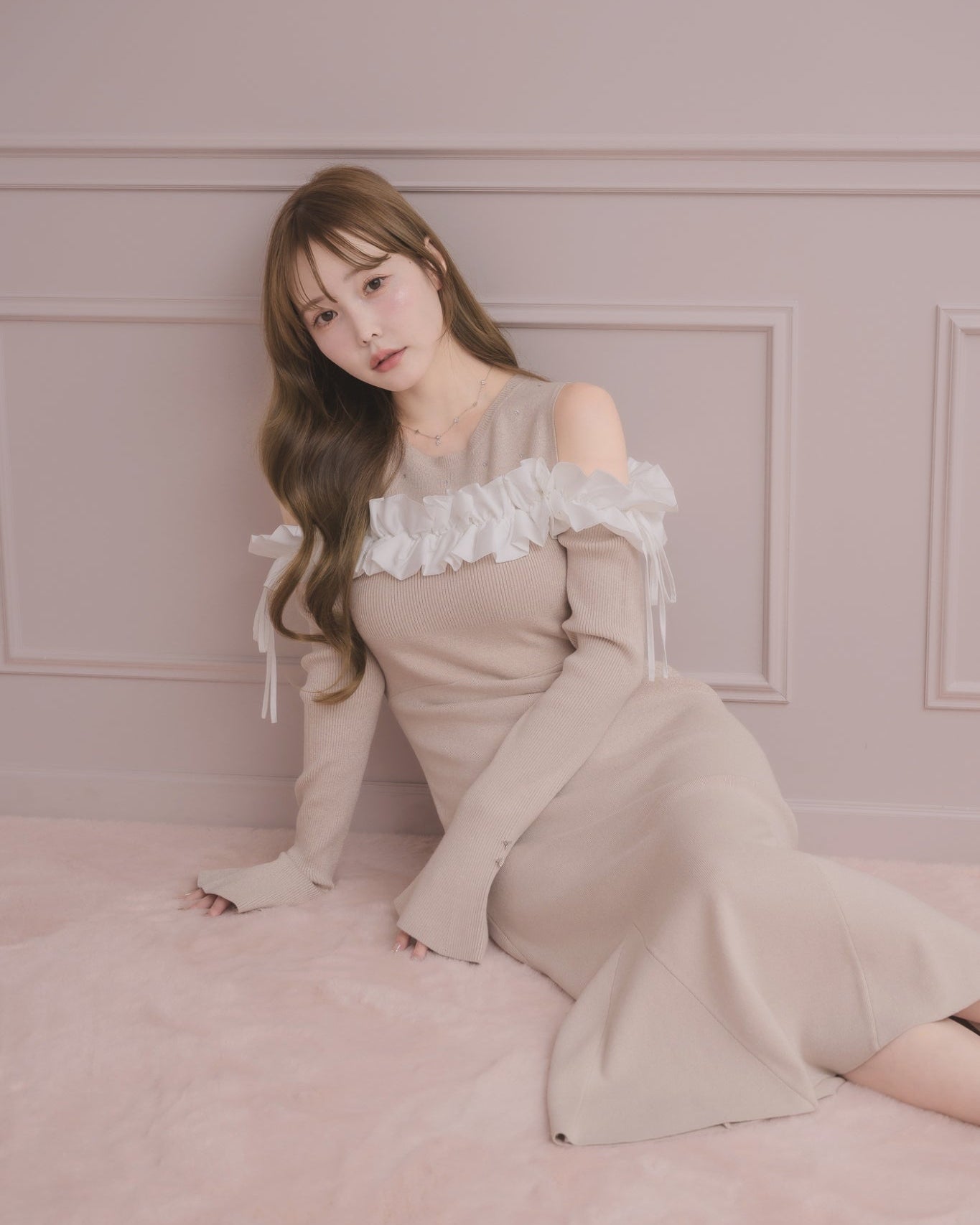 モデル身長：166cm / 着用カラー：ピンクベージュ