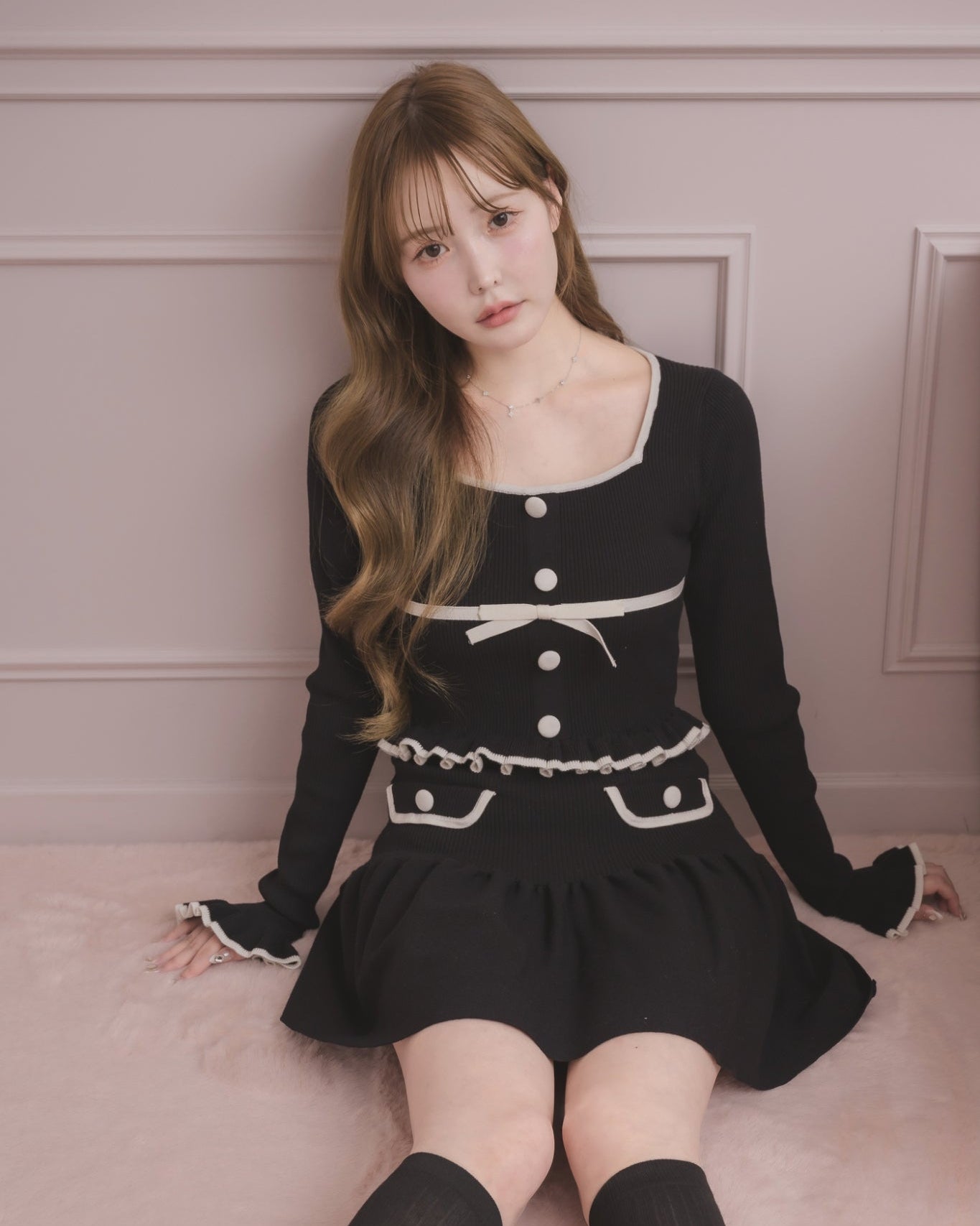 モデル身長：166cm / 着用カラー：ブラック×ホワイト