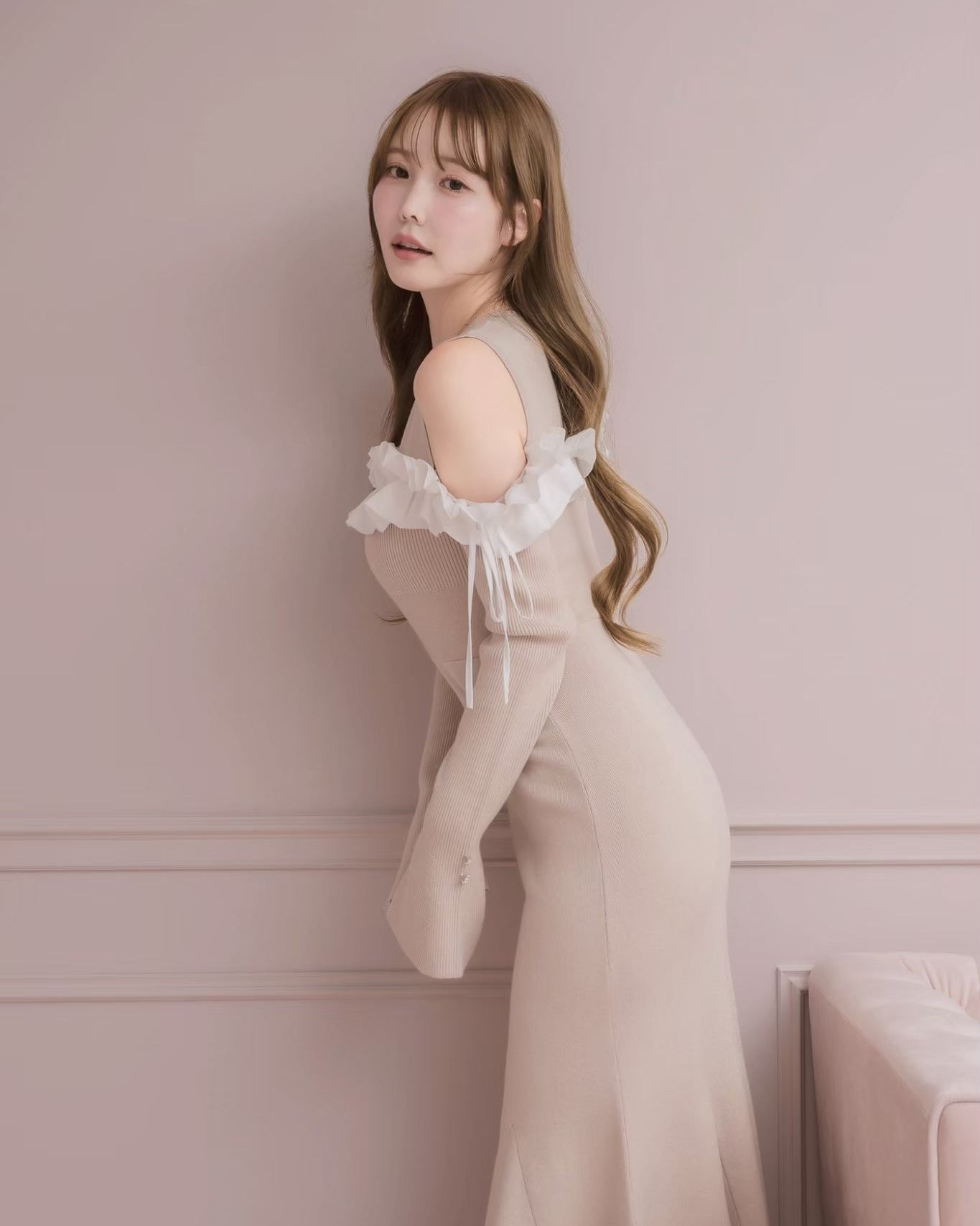 モデル身長：166cm / 着用カラー：ピンクベージュ