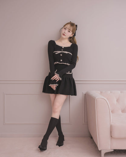 モデル身長：166cm / 着用カラー：ブラック×ピンク
