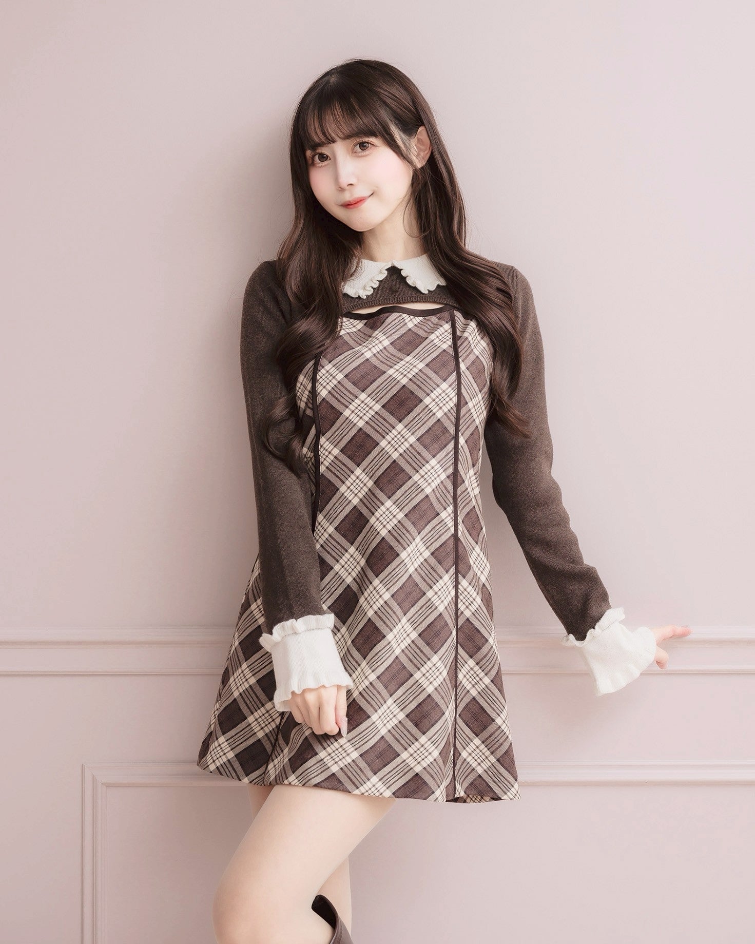 モデル身長：159cm / 着用サイズ：Sサイズ/ 着用カラー：ブラウン
