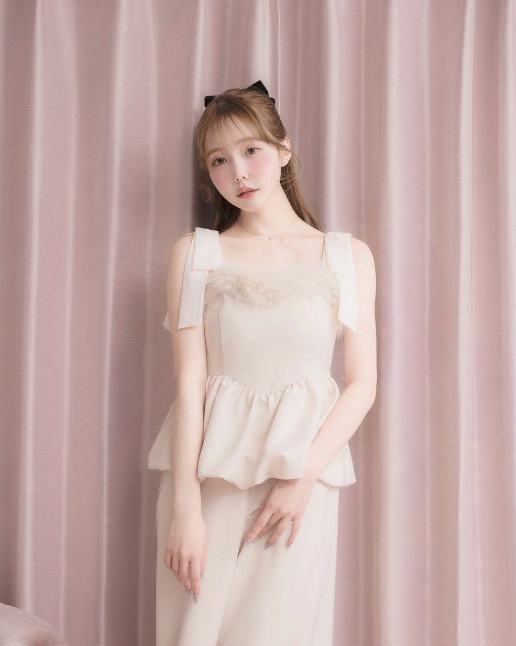 モデル身長：166cm / 着用カラー：ベージュ