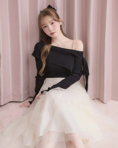 モデル身長：166cm / 着用カラー：ブラック×アイボリー