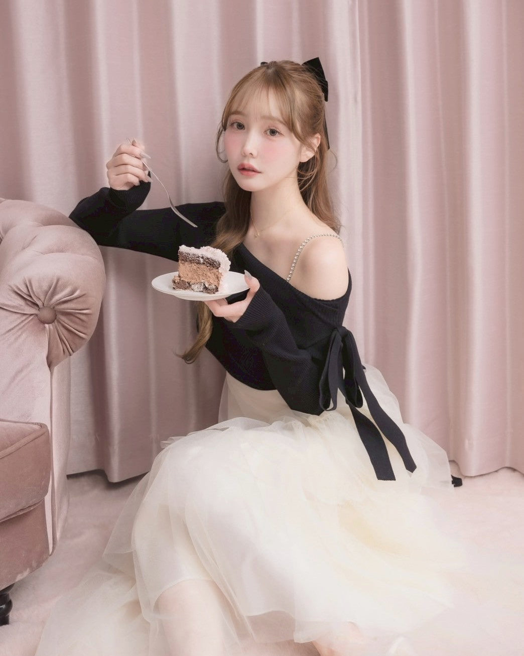 モデル身長：166cm / 着用カラー：ブラック×アイボリー