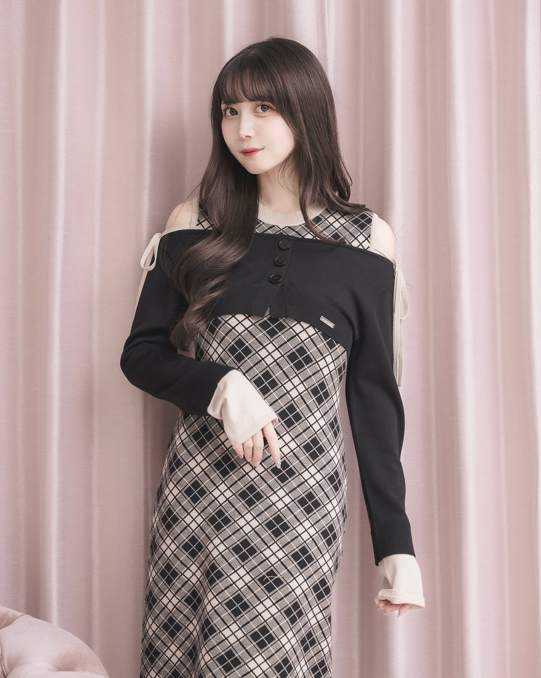 モデル身長：159cm / 着用カラー：ベージュ