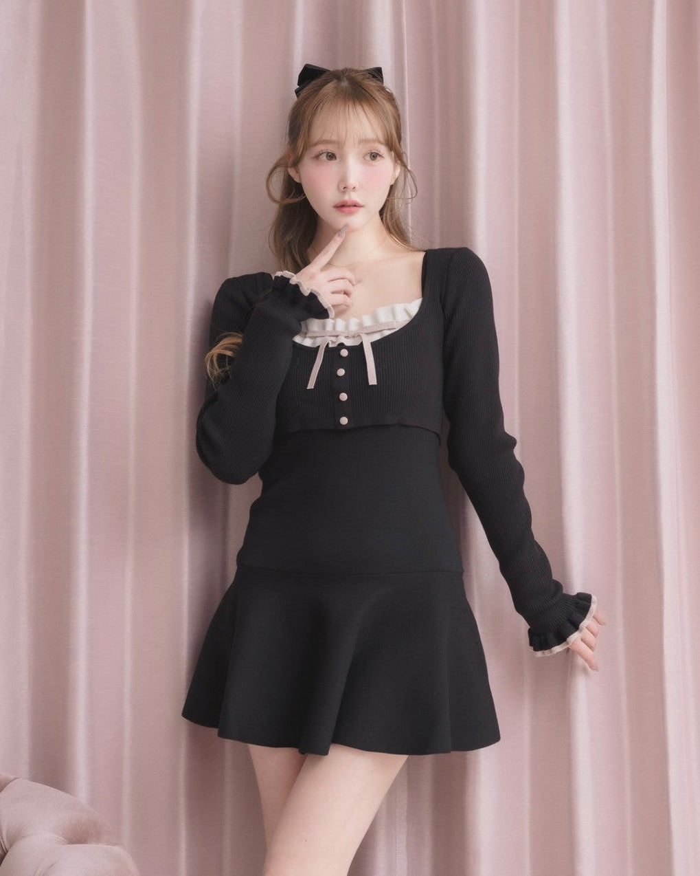 モデル身長：166cm / 着用カラー：ブラック×ピンク