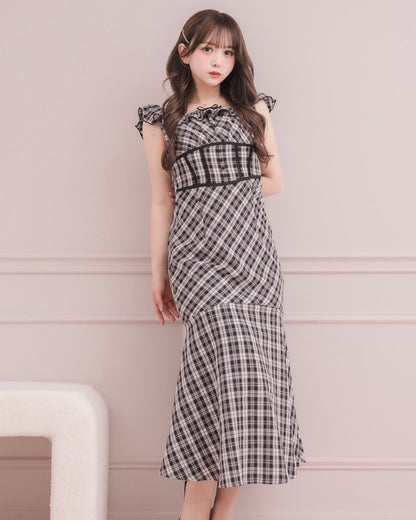モデル身長：151cm / 着用カラー：ホワイトチェック