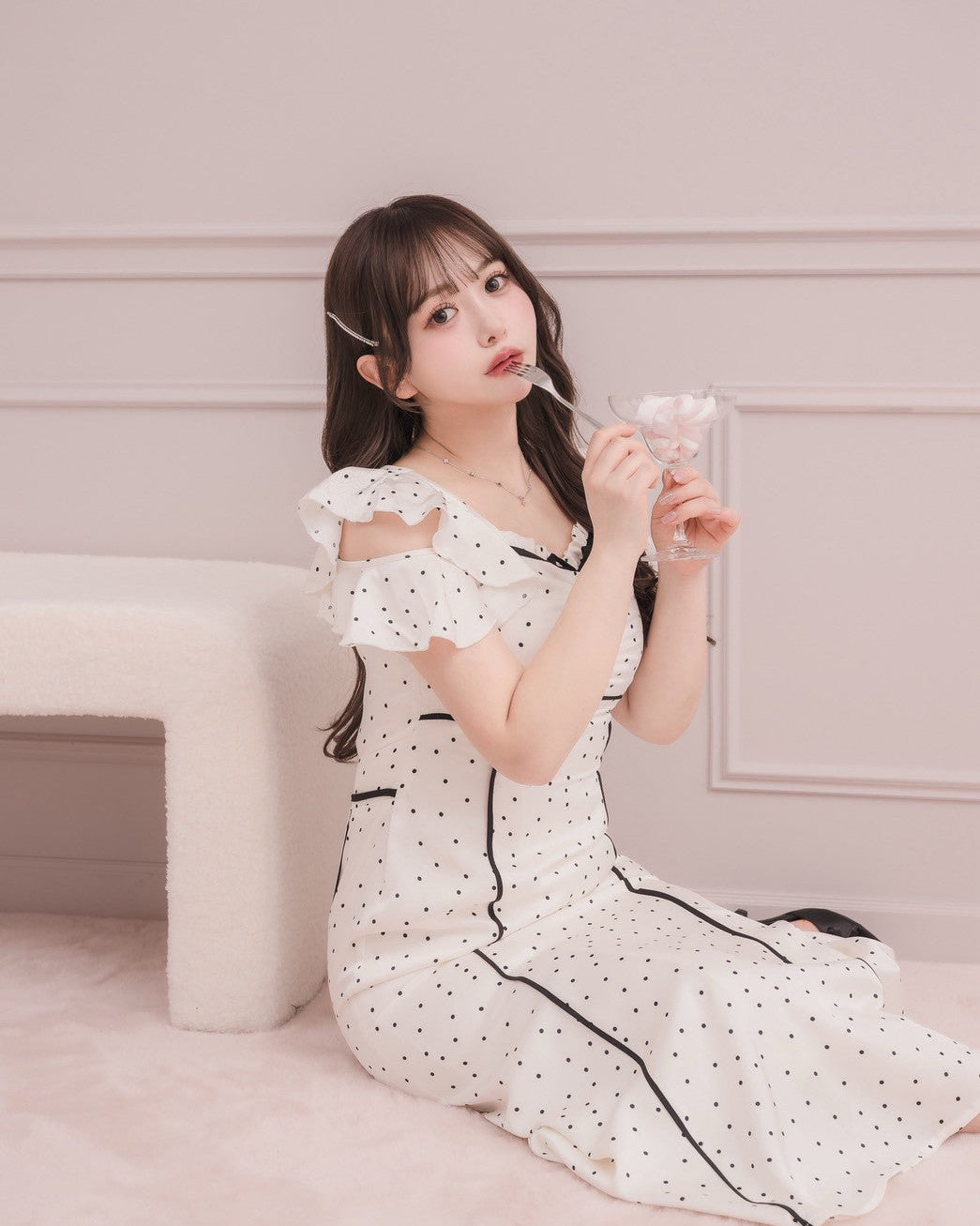 モデル身長：151cm / 着用カラー：ホワイト×ブラック