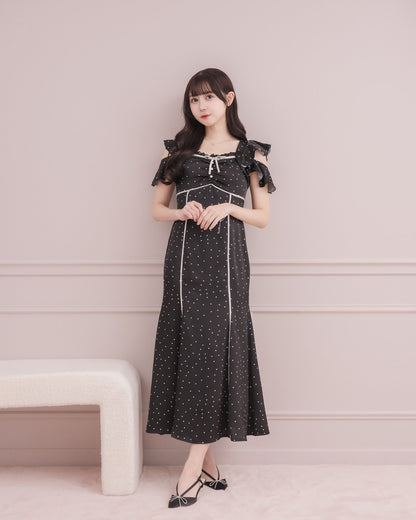 モデル身長：159cm / 着用カラー：ブラック×ホワイト