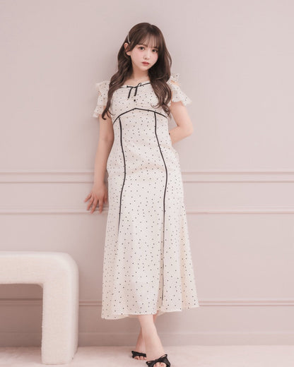 モデル身長：151cm / 着用カラー：ホワイト×ブラック