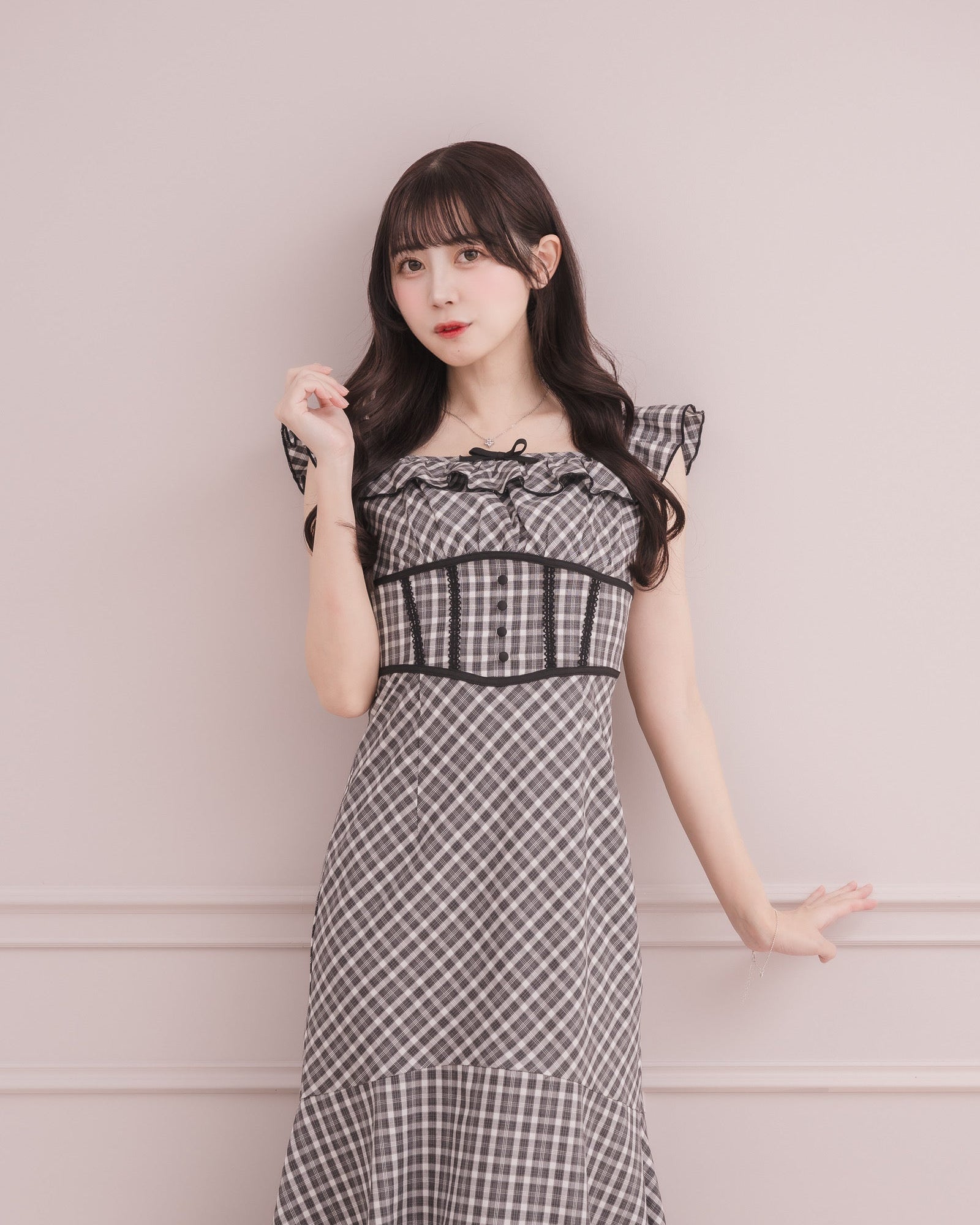 モデル身長：159cm / 着用カラー：グレーチェック