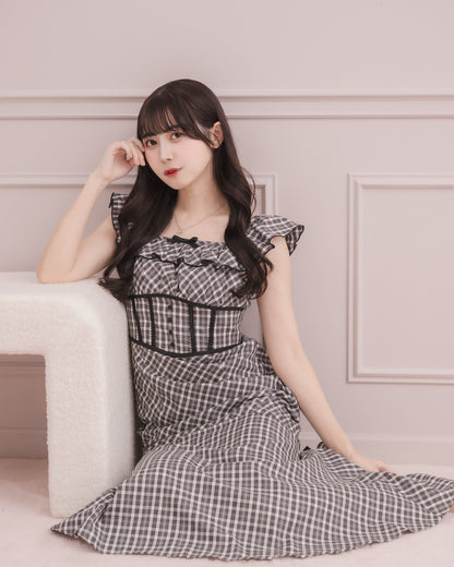 モデル身長：159cm / 着用カラー：グレーチェック