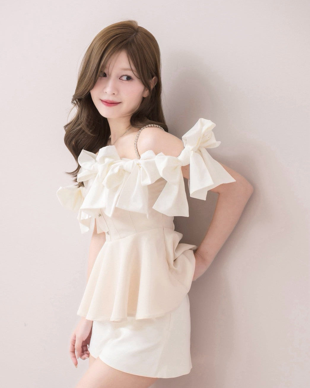 モデル身長：155cm / 着用カラー：アイボリー