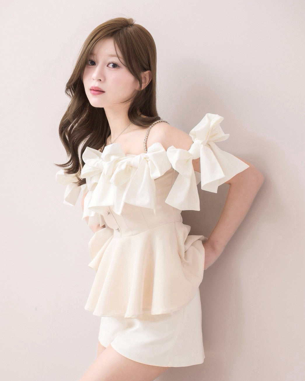モデル身長：155cm / 着用カラー：アイボリー