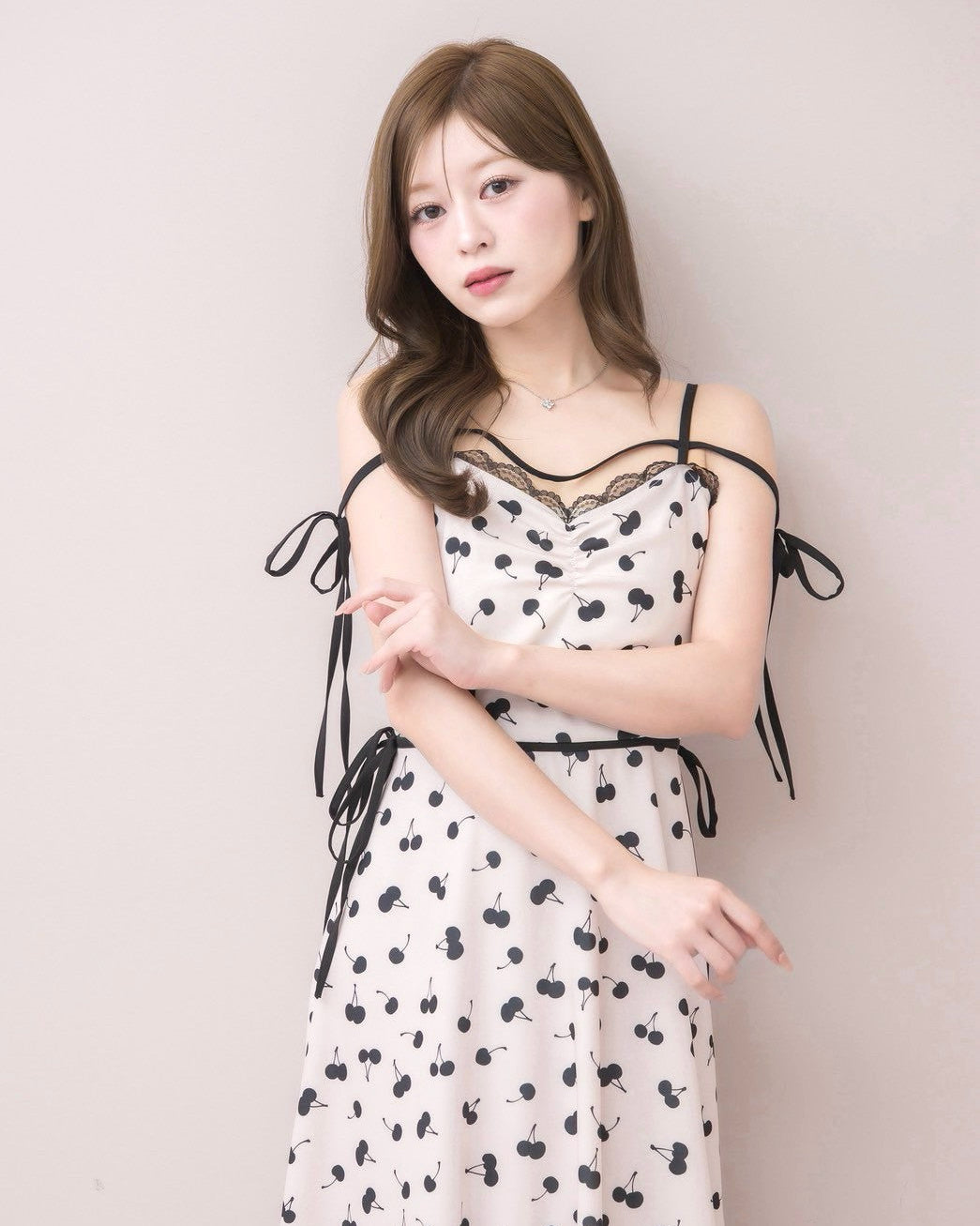 モデル身長：155cm / 着用カラー：アイボリー